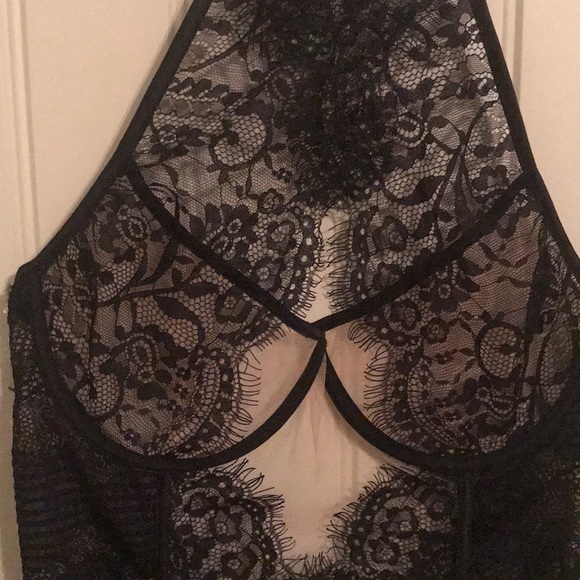 Lush lacy bodysuit - Picture 3 of 6